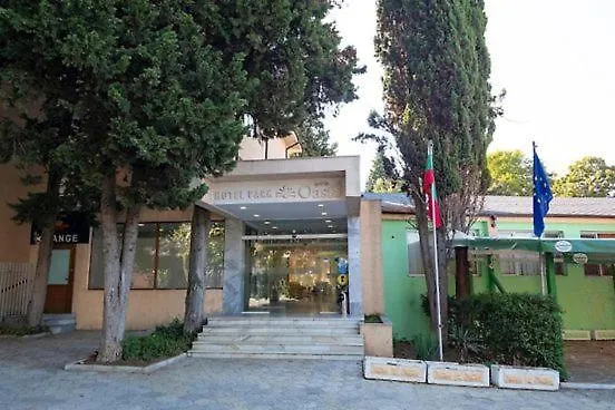 Oasis Park - New Managment Хотел 3*