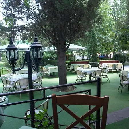 Отель Oasis Park - New Managment 3*