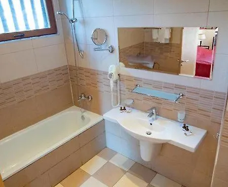 Oasis Park - New Managment