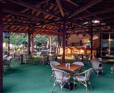 Oasis Park - New Managment מלון 3*