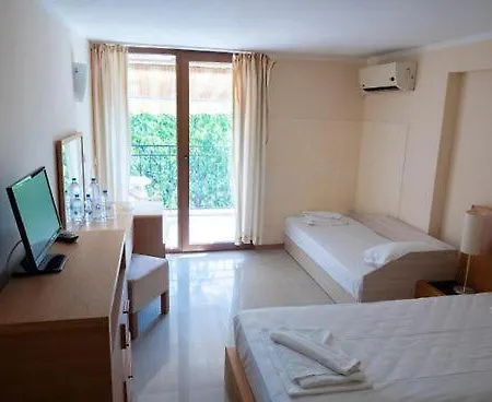 Otel Oasis Park - New Managment 3*